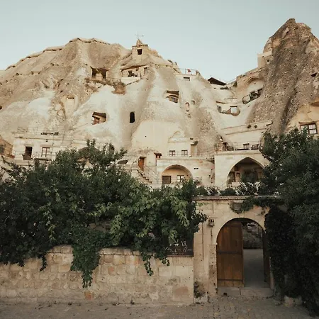 Otel Village Cave House 2*