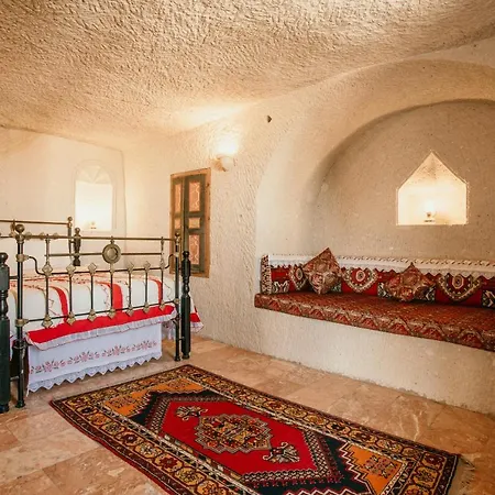 Village Cave House Otel