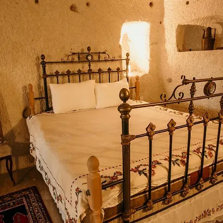 Otel Village Cave House 2*