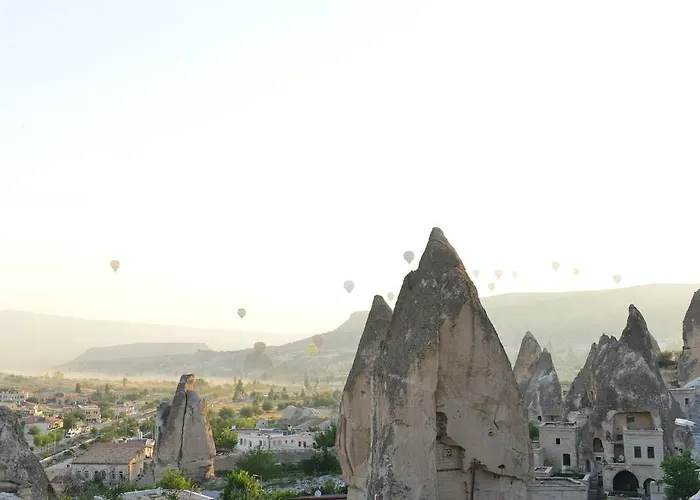 ヴィレッジ ケーブ ハウス ホテル 2*